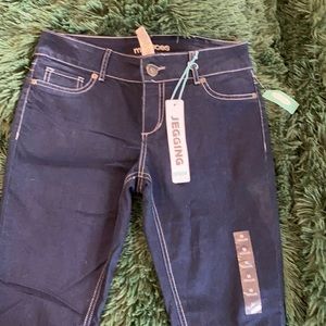 New Navy Denim Maurices Jeggings size Medium Regular